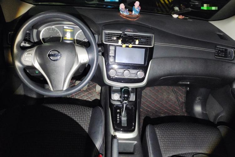 Used Nissan Tiida 2016 1.6L CVT Smart Drive Edition Center Console