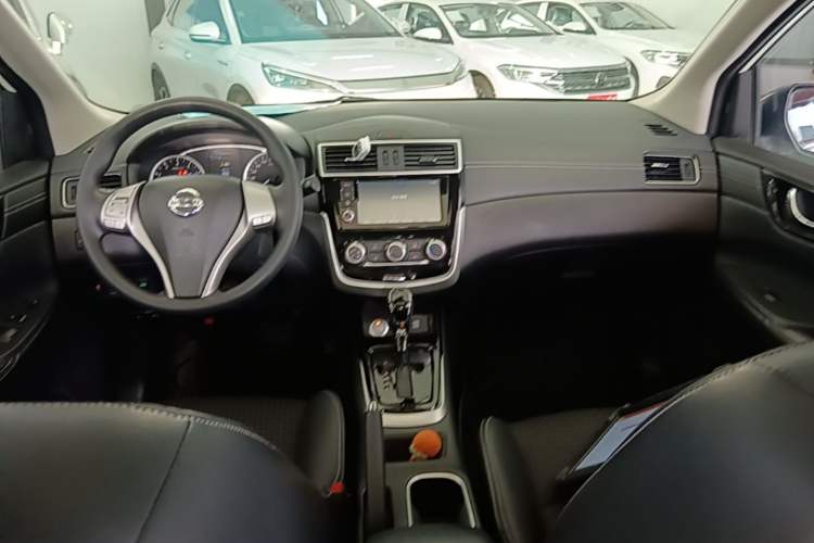 Used Nissan Tiida 2016 1.6L CVT Smart Drive Edition Center Console