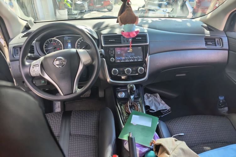 Used Nissan Tiida 2016 1.6L CVT Smart Drive Edition Center Console