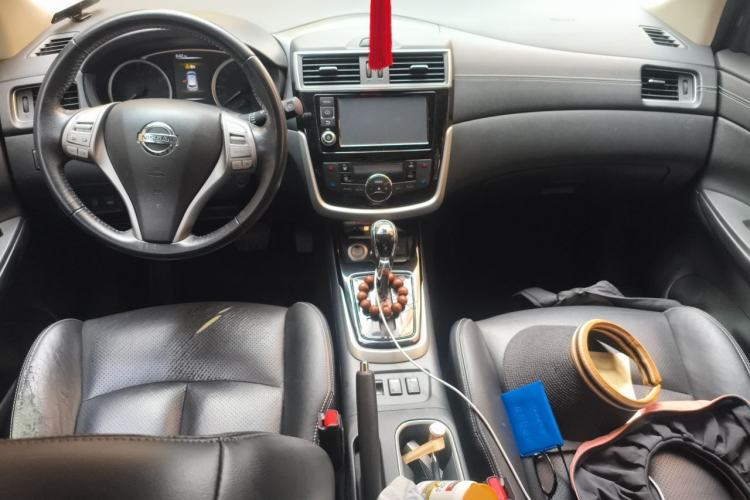 Used Nissan Tiida 2016 1.6L CVT ZhiZun Edition Center Console