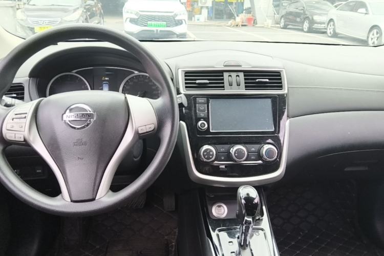 Used Nissan Tiida 2016 1.6L CVT Smart Drive Edition Center Console