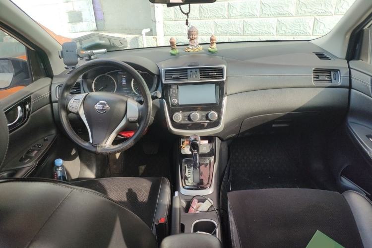 Used Nissan Tiida 2016 1.6L CVT Smart Drive Edition Center Console