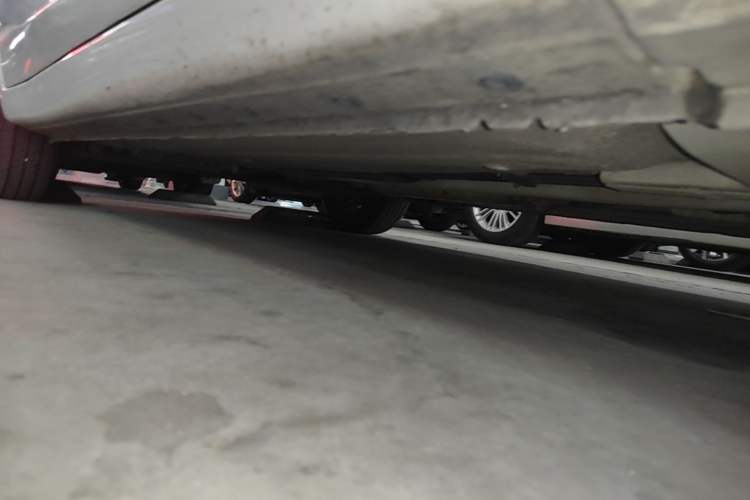 Used Nissan Tiida 2016 1.6L CVT Cool Dynamic Edition Chassis Front Right