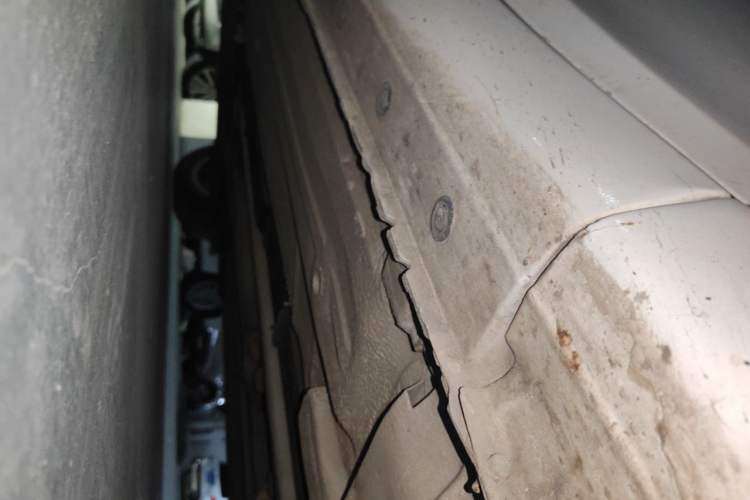 Used Nissan Tiida 2016 1.6L CVT Cool Dynamic Edition Chassis Front Right
