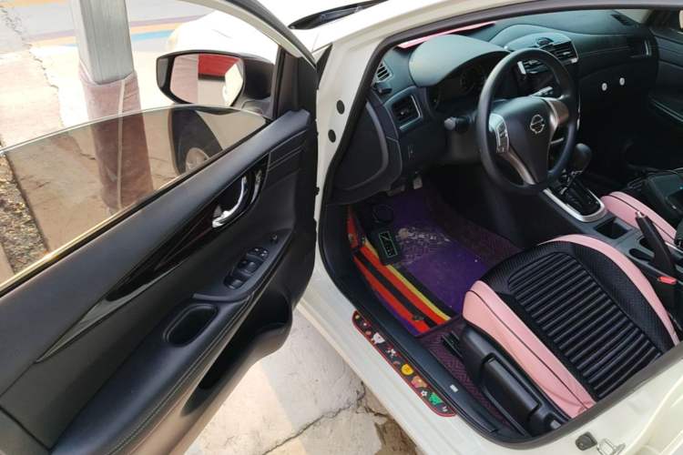 Used Nissan Tiida 2016 1.6L CVT Cool Dynamic Edition Driver Seat