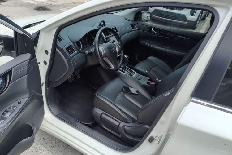 Used Nissan Tiida 2016 1.6L CVT ZhiZun Edition Driver Seat