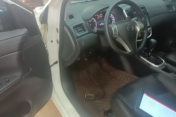 Used Nissan Tiida 2016 1.6L CVT Cool Dynamic Edition Driver Seat