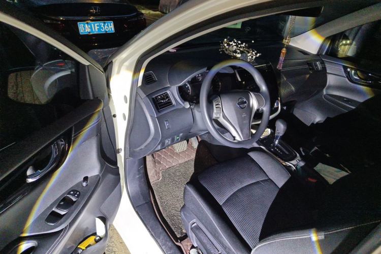 Used Nissan Tiida 2016 1.6L CVT Joyride Edition Driver Seat