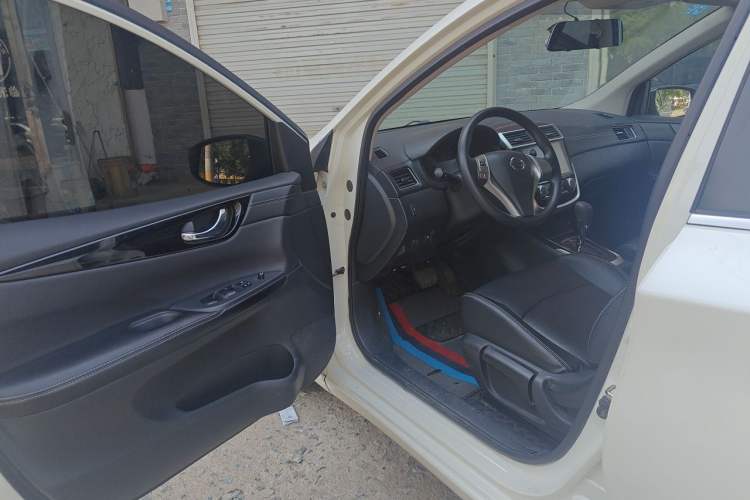 Used Nissan Tiida 2016 1.6L CVT Cool Dynamic Edition Driver Seat