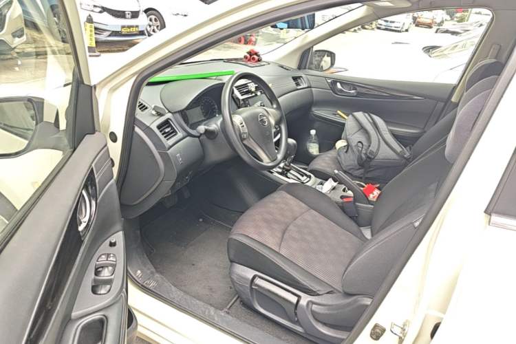 Used Nissan Tiida 2016 1.6L CVT Cool Dynamic Edition Driver Seat