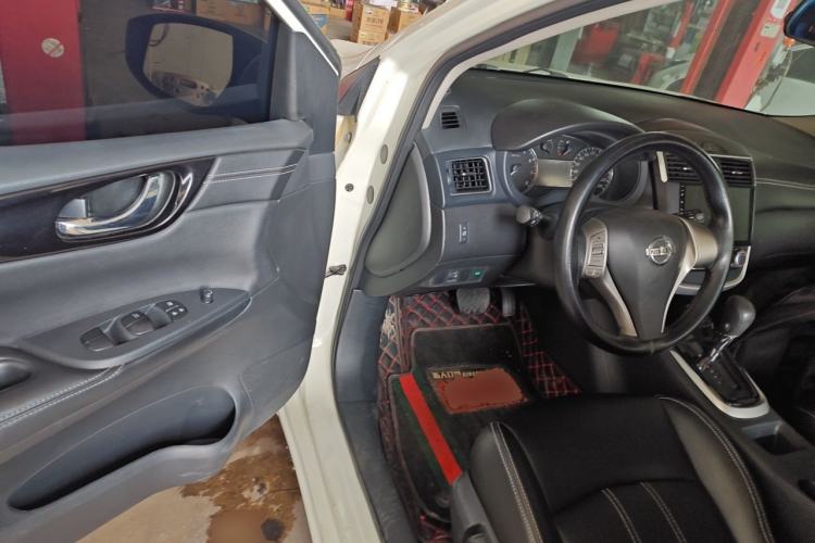 Used Nissan Tiida 2016 1.6L CVT Cool Dynamic Edition Driver Seat