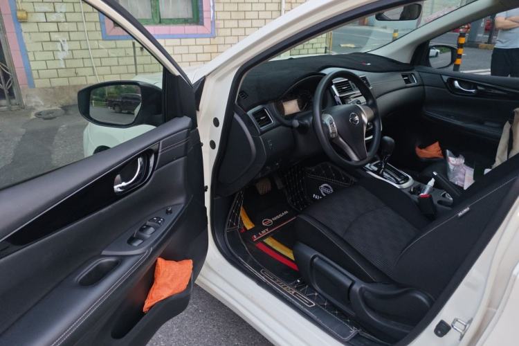 Used Nissan Tiida 2016 1.6L CVT Cool Dynamic Edition Driver Seat