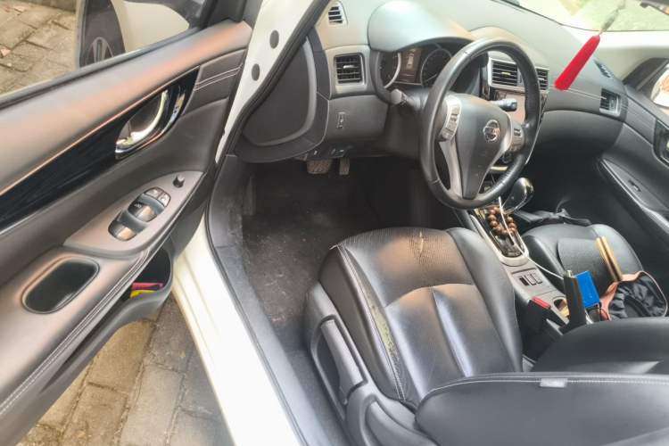 Used Nissan Tiida 2016 1.6L CVT ZhiZun Edition Driver Seat