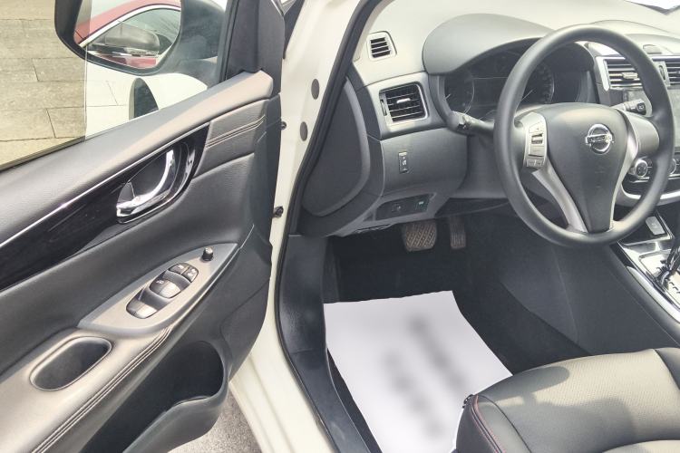 Used Nissan Tiida 2016 1.6L CVT Cool Dynamic Edition Driver Seat