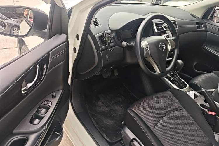 Used Nissan Tiida 2016 1.6L CVT Cool Dynamic Edition Driver Seat