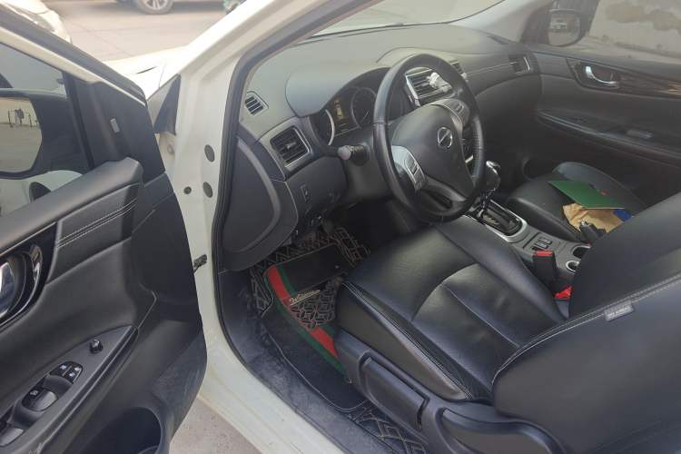 Used Nissan Tiida 2016 1.6L CVT ZhiZun Edition Driver Seat