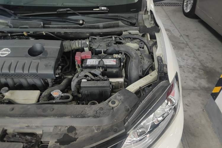 Used Nissan Tiida 2016 1.6L CVT Cool Dynamic Edition Engine Bay Left