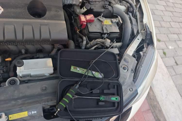 Used Nissan Tiida 2016 1.6L CVT Cool Dynamic Edition Engine Bay Left