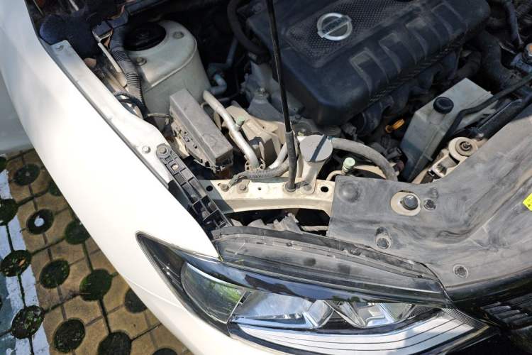 Used Nissan Tiida 2016 1.6L CVT Cool Dynamic Edition Engine Bay Right