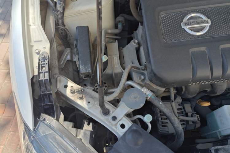 Used Nissan Tiida 2016 1.6L CVT Cool Dynamic Edition Engine Bay Right