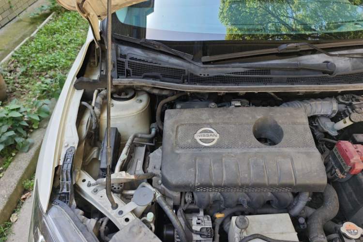 Used Nissan Tiida 2016 1.6L CVT ZhiZun Edition Engine Bay Right