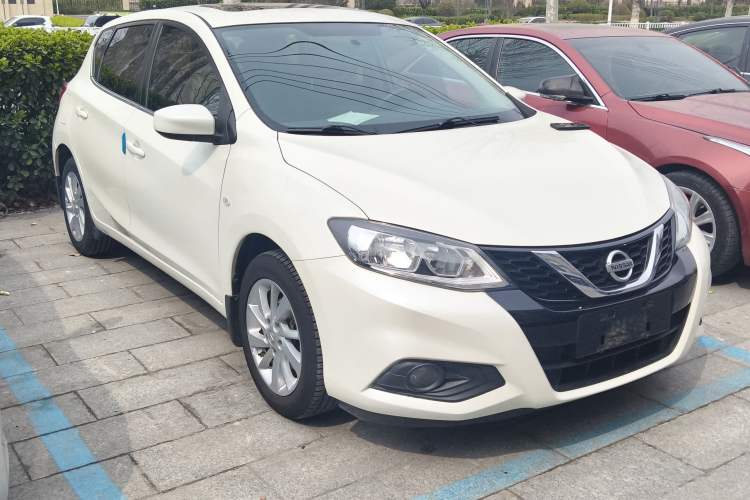 Used Nissan Tiida 2016 1.6L CVT Cool Dynamic Edition Exterior 1