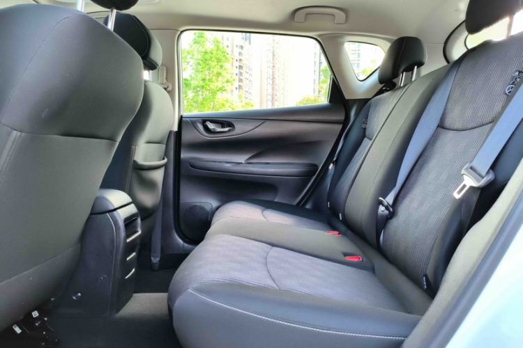 Used Nissan Tiida 2016 1.6L CVT Cool Dynamic Edition Exterior 10