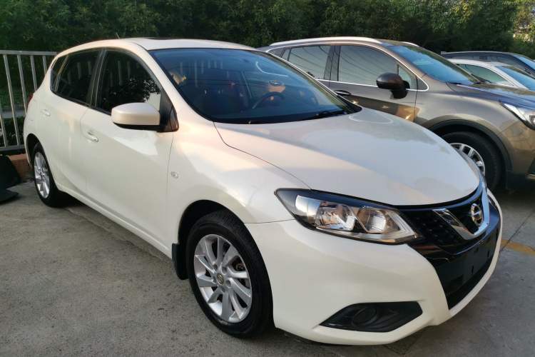 Used Nissan Tiida 2016 1.6L CVT Cool Dynamic Edition Exterior 2
