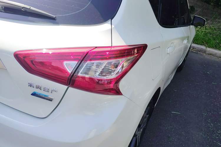 Used Nissan Tiida 2016 1.6L CVT Smart Drive Edition Exterior 3