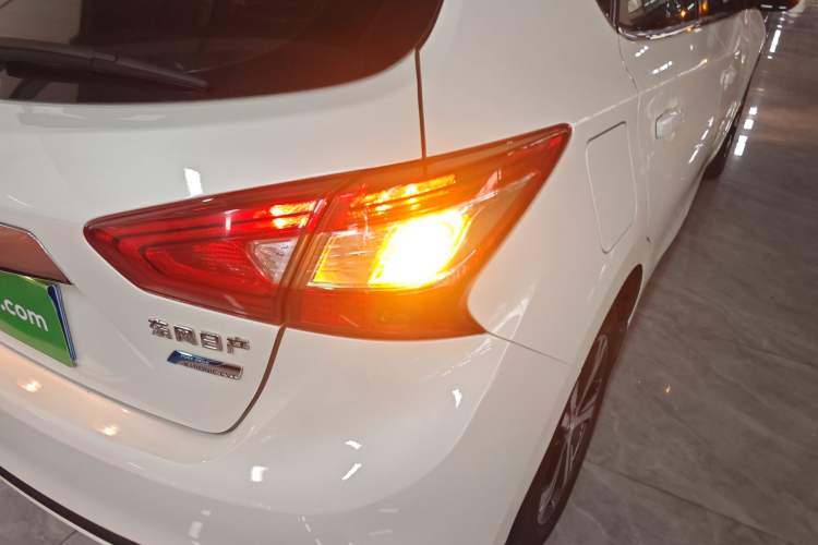 Used Nissan Tiida 2016 1.6L CVT Smart Drive Edition Exterior 3