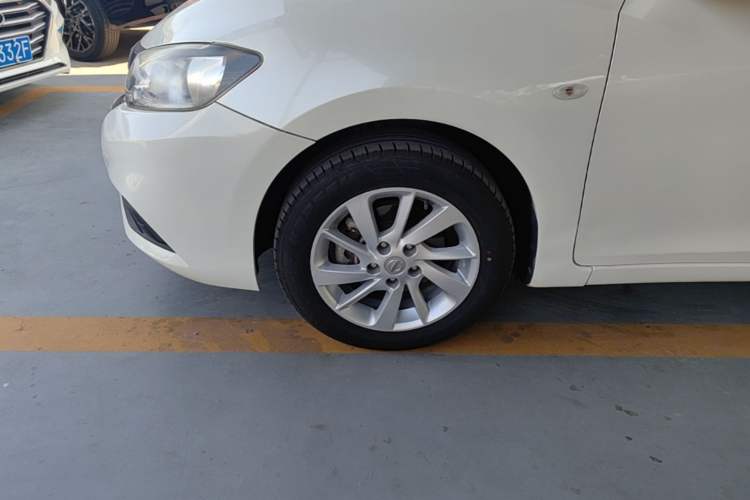 Used Nissan Tiida 2016 1.6L CVT Cool Dynamic Edition Exterior 4