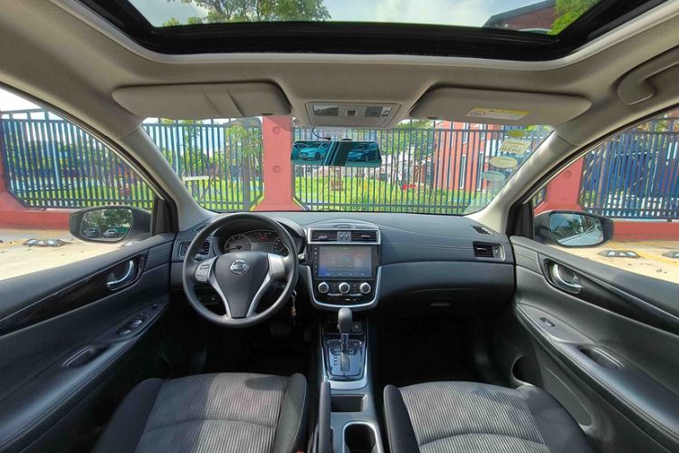 Used Nissan Tiida 2016 1.6L CVT Cool Dynamic Edition Exterior 4