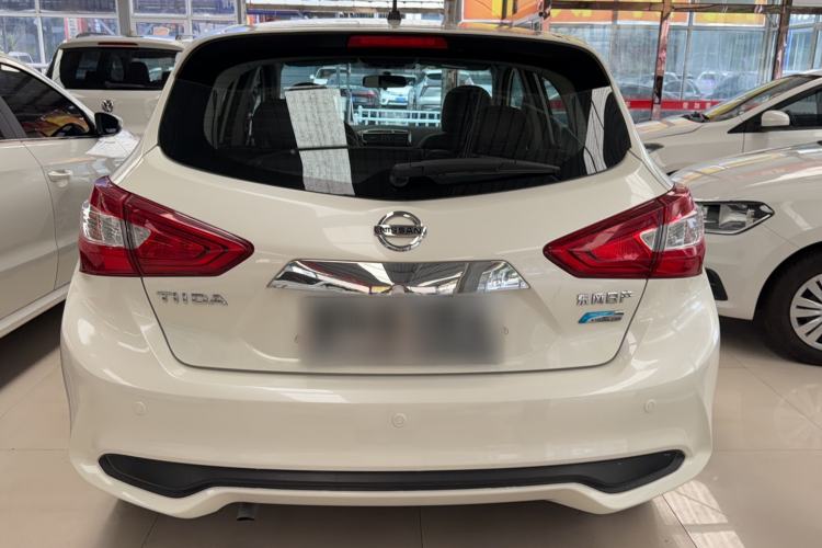 Used Nissan Tiida 2016 1.6L CVT Cool Dynamic Edition Exterior 4