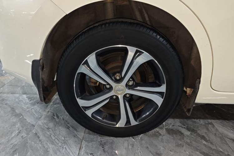 Used Nissan Tiida 2016 1.6L CVT Smart Drive Edition Exterior 5