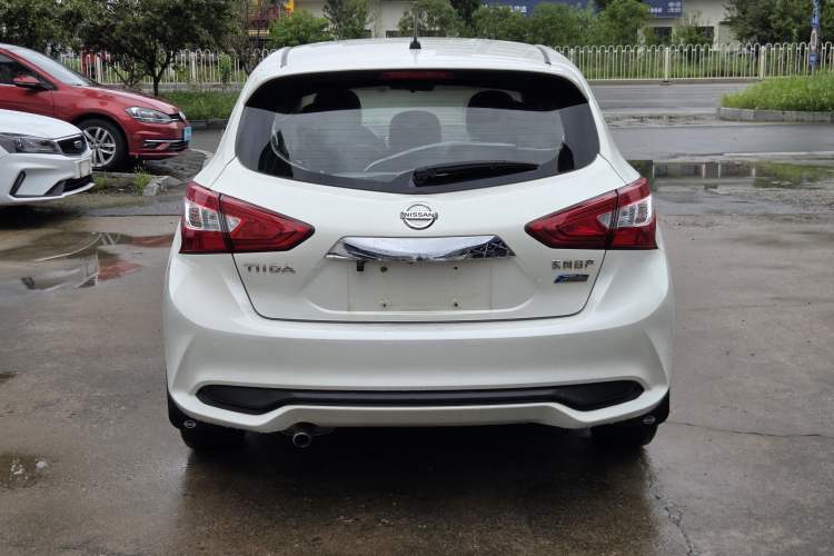 Used Nissan Tiida 2016 1.6L CVT Smart Drive Edition Exterior 5