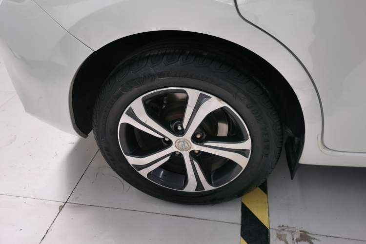 Used Nissan Tiida 2016 1.6L CVT Smart Drive Edition Exterior 5