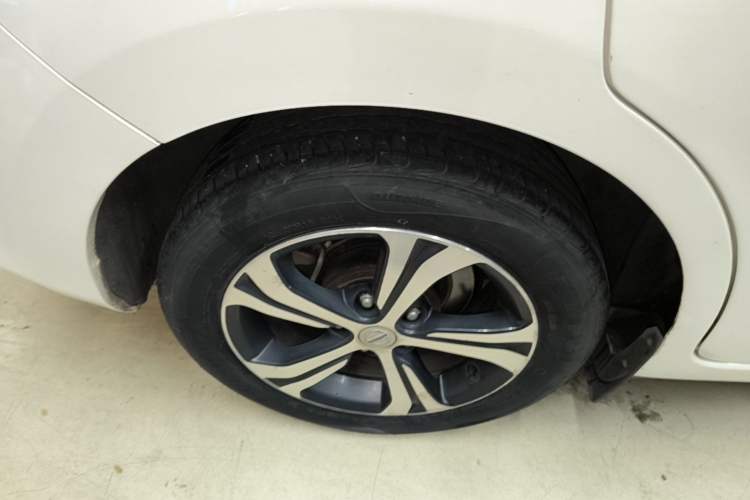 Used Nissan Tiida 2016 1.6L CVT Smart Drive Edition Exterior 5