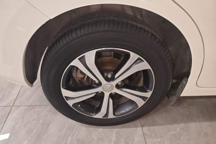Used Nissan Tiida 2016 1.6L CVT Smart Drive Edition Exterior 5