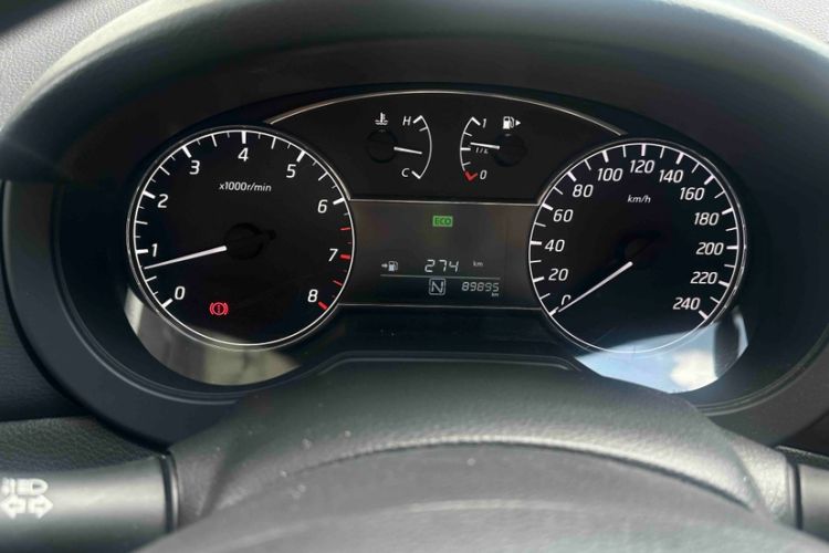 Used Nissan Tiida 2016 1.6L CVT Cool Dynamic Edition Exterior 6