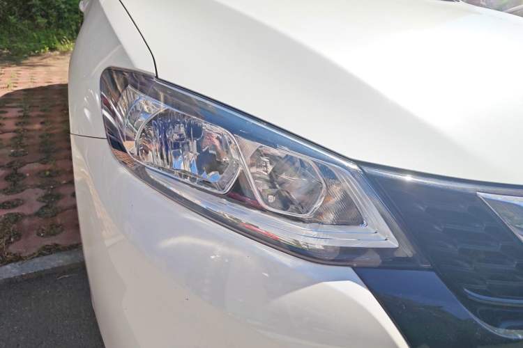 Used Nissan Tiida 2016 1.6L CVT Smart Drive Edition Exterior 6