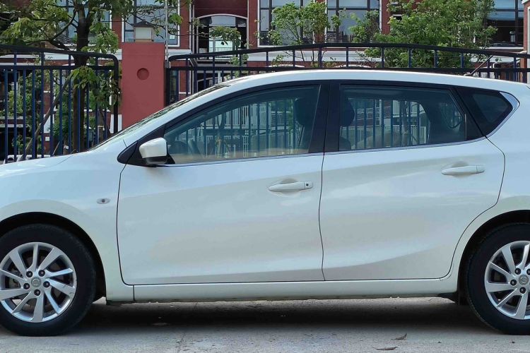 Used Nissan Tiida 2016 1.6L CVT Cool Dynamic Edition Exterior 7