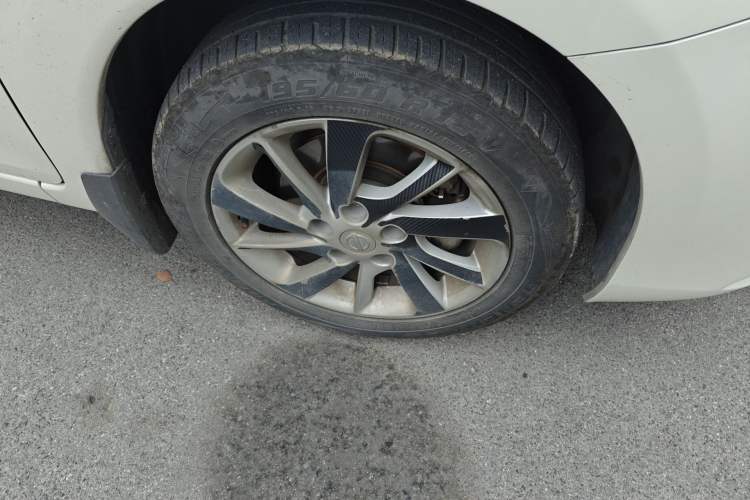 Used Nissan Tiida 2016 1.6L CVT Cool Dynamic Edition Exterior 7