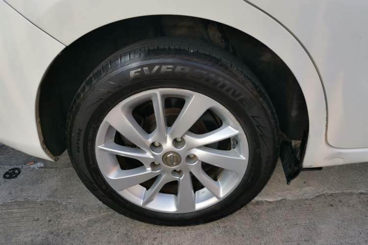 Used Nissan Tiida 2016 1.6L CVT Cool Dynamic Edition Exterior 8