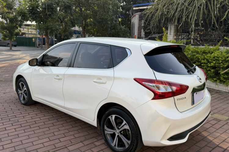 Used Nissan Tiida 2016 1.6L CVT Smart Drive Edition Exterior 8