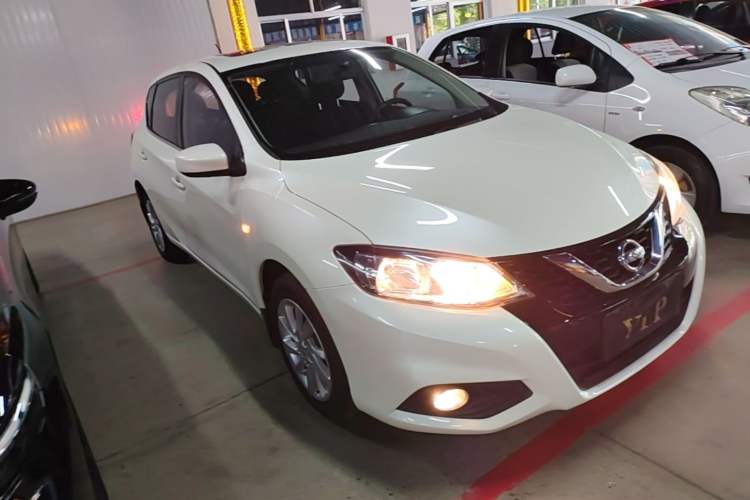 Used Nissan Tiida 2016 1.6L CVT Cool Dynamic Edition Front Right 45 Deg