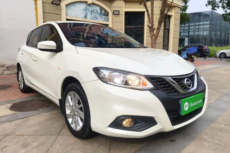 Used Nissan Tiida 2016 1.6L CVT Cool Dynamic Edition Front Right 45 Deg