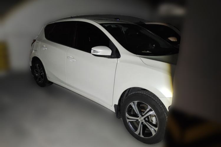 Used Nissan Tiida 2016 1.6L CVT Smart Drive Edition Front Right 45 Deg