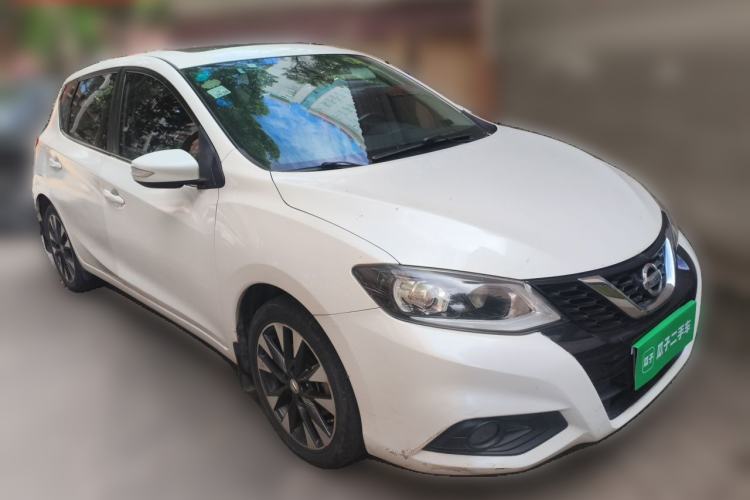 Used Nissan Tiida 2016 1.6L CVT ZhiZun Edition Front Right 45 Deg