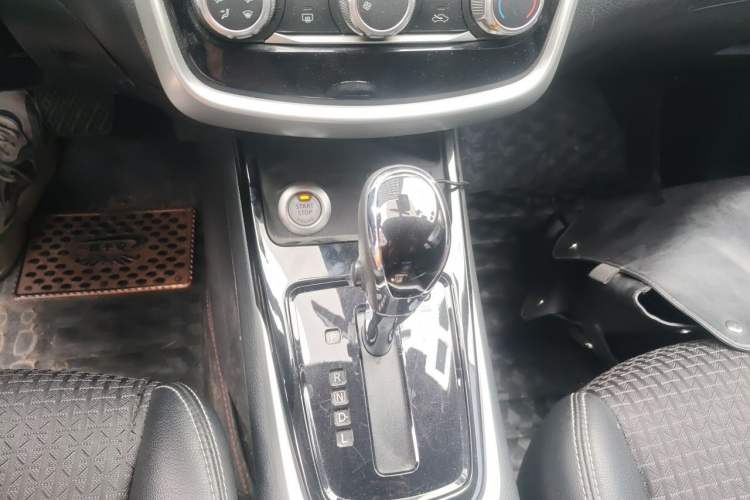 Used Nissan Tiida 2016 1.6L CVT Smart Drive Edition Gear Lever