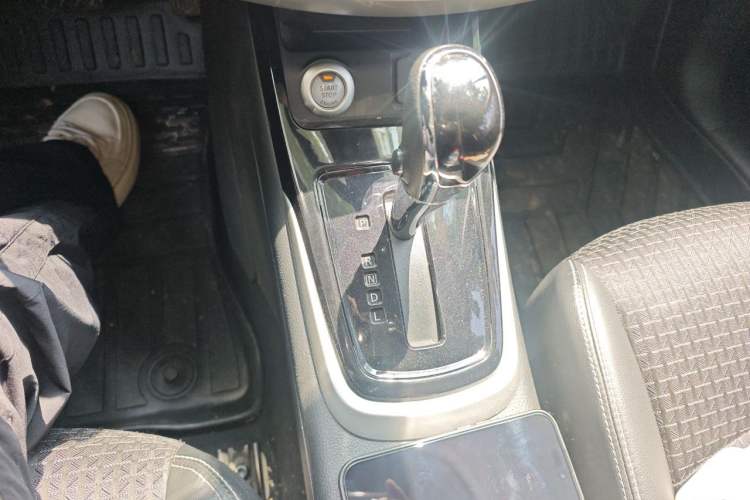 Used Nissan Tiida 2016 1.6L CVT Smart Drive Edition Gear Lever